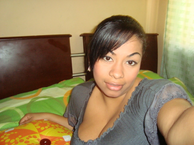 Date this foxy Colombia girl Karari24 from Cali CO9069