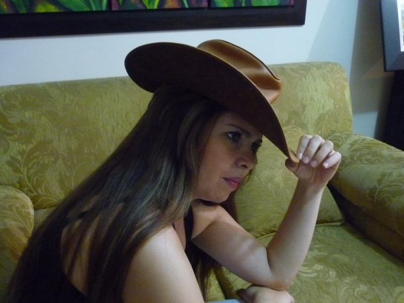 Date this funny Colombia girl Clausor from Cali CO9085