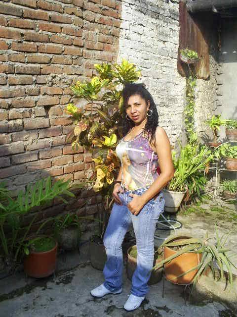 Date this sensual Colombia girl Dulce33 from cali CO9092