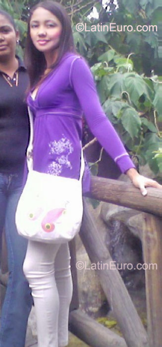 Date this hot Colombia girl Daylin from Sta Marta CO11071