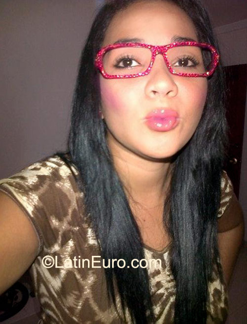 Date this hot Colombia girl Estefany from Santa Marta CO9116