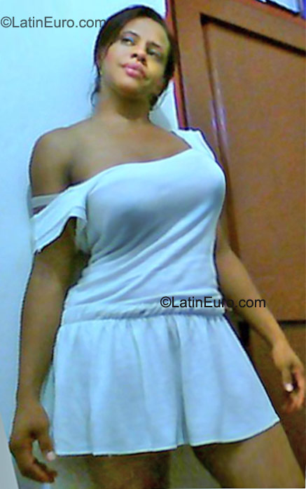 Date this hard body Colombia girl Magnolia from Cali CO9124