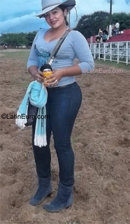 Date this hard body Colombia girl Yesica from Yopal CO9128