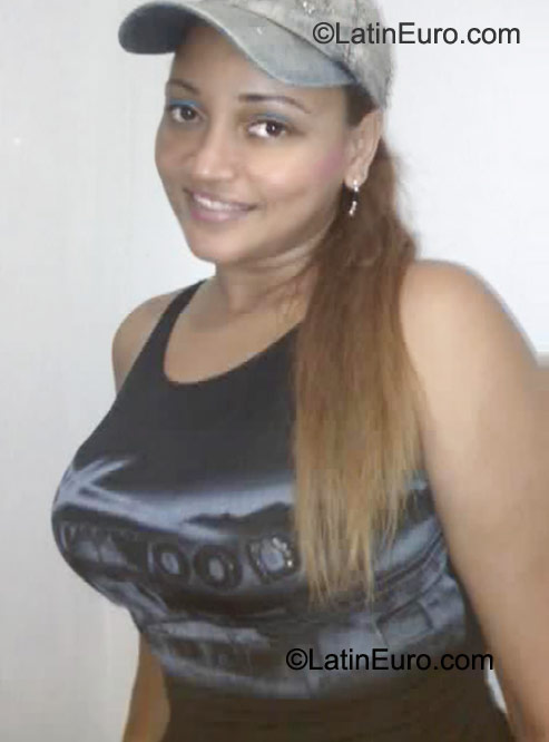 Date this sensual Colombia girl Ana Milena from Cali CO9162