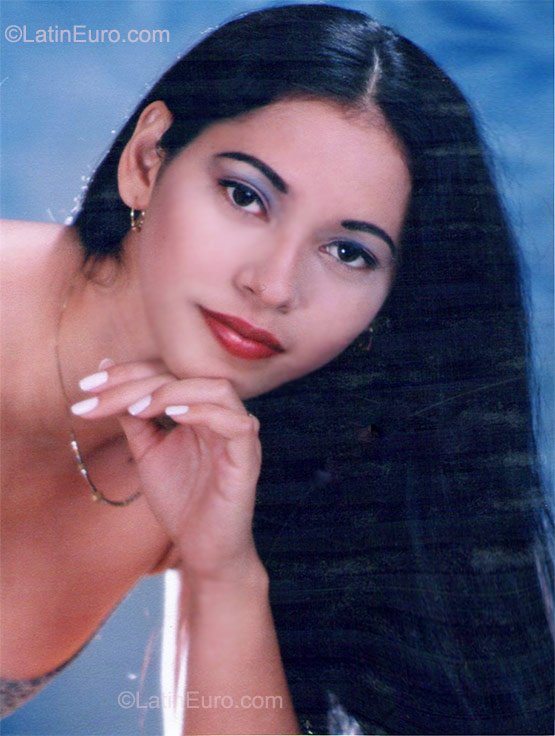 Date this foxy Colombia girl Laura from Neiva CO9190