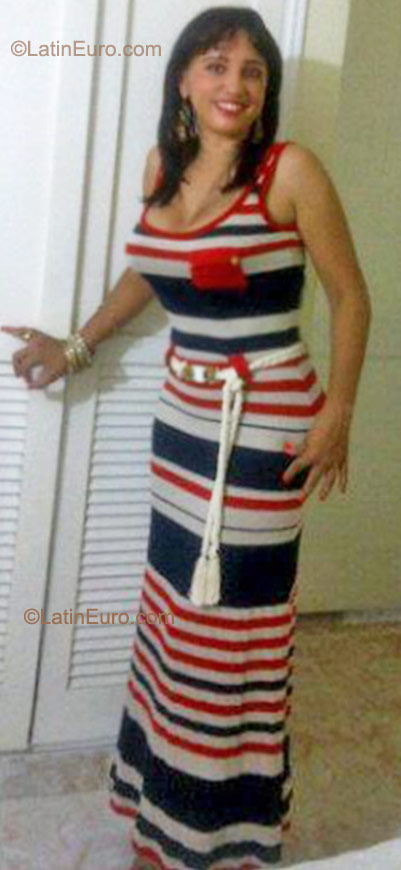 Date this voluptuous Colombia girl Luna from Santa Marta CO9194