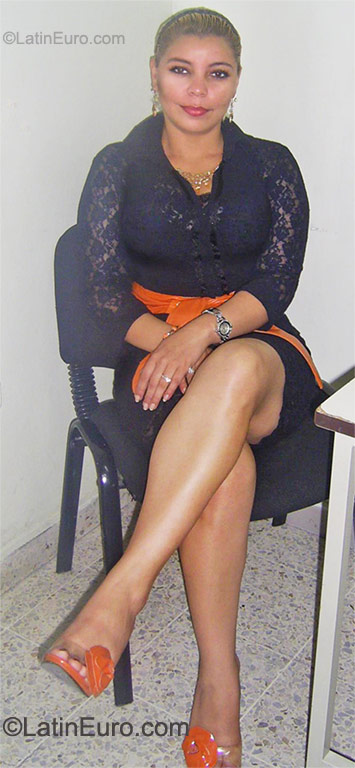 Date this voluptuous Honduras girl Cris from Tegucigalpa HN561