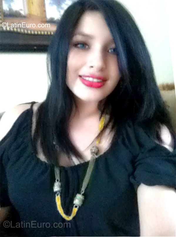 Date this lovely Honduras girl Gina from Tegucigalpa HN2291