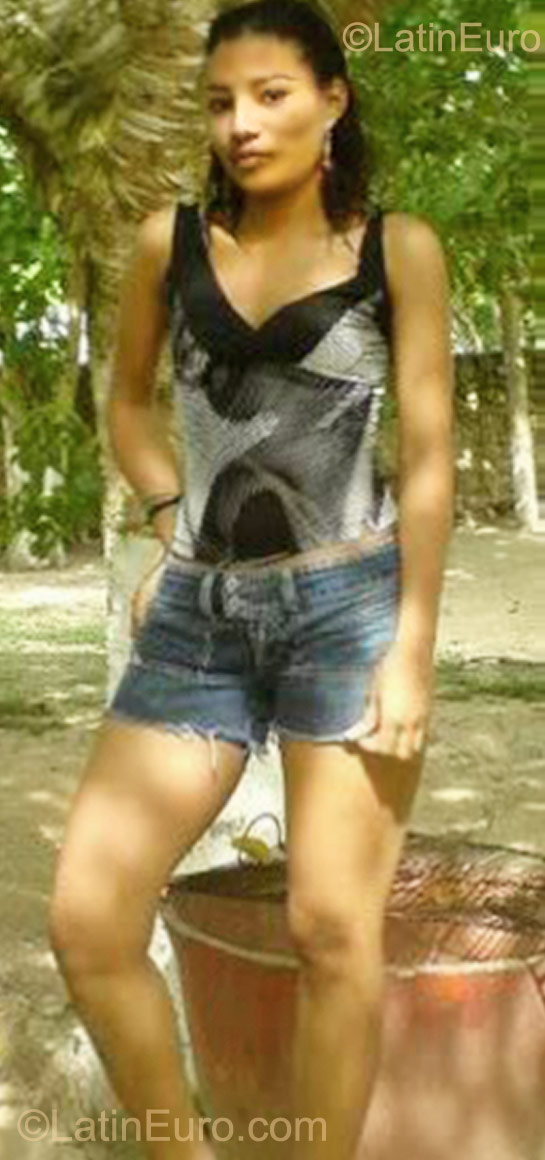 Date this sensual Colombia girl Malka from Cartagena CO9351