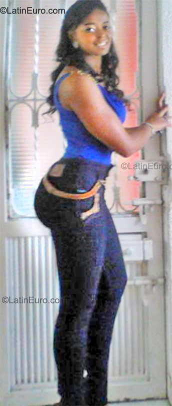 Date this sultry Colombia girl Claudia from Bogota CO9360