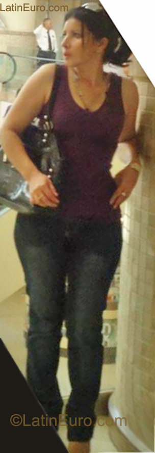 Date this charming United States girl Karla from Hallandale Beach US12296