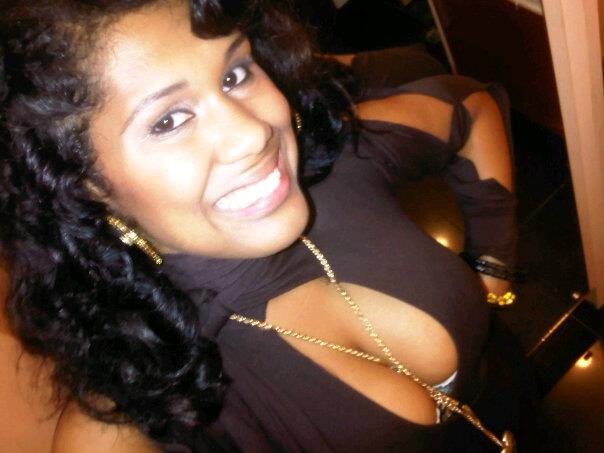 Date this lovely Dominican Republic girl Chrisbell from Santiago DO10402