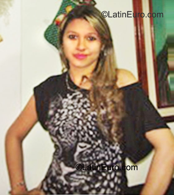 Date this beautiful Colombia girl Yohana from Medellin CO9414