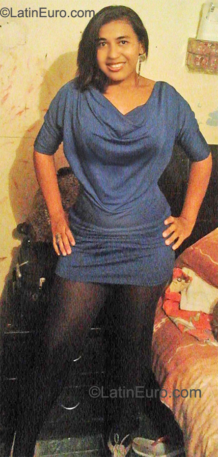 Date this foxy Colombia girl Jacelin from Barranquilla CO9437