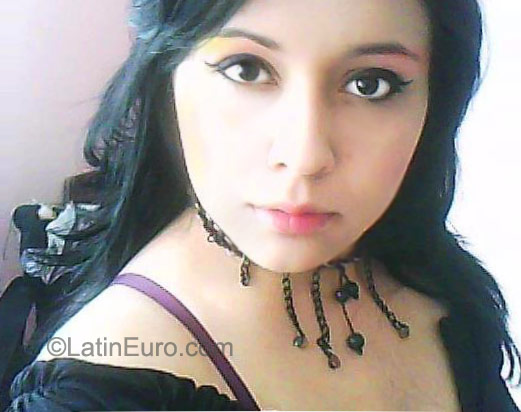 Date this cute Colombia girl Jeimy from Bogota CO9446