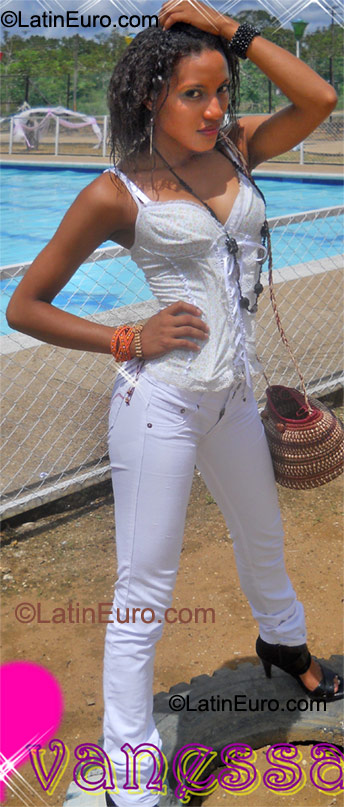 Date this athletic Colombia girl  from Inirida CO9459
