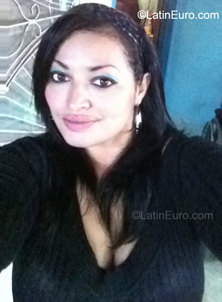 Date this lovely Honduras girl Damaris from San Pedro Sula HN605