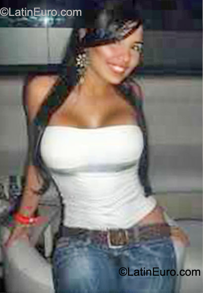 Date this pretty Colombia girl Izis from Barranquilla CO9491