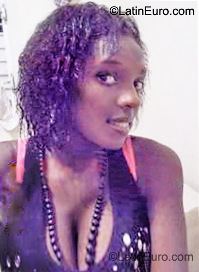 Date this athletic Dominican Republic girl Madelin from Santo Domingo DO10478