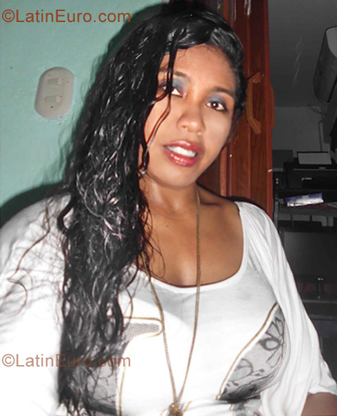 Date this foxy Colombia girl Ana from Cartagena CO9523