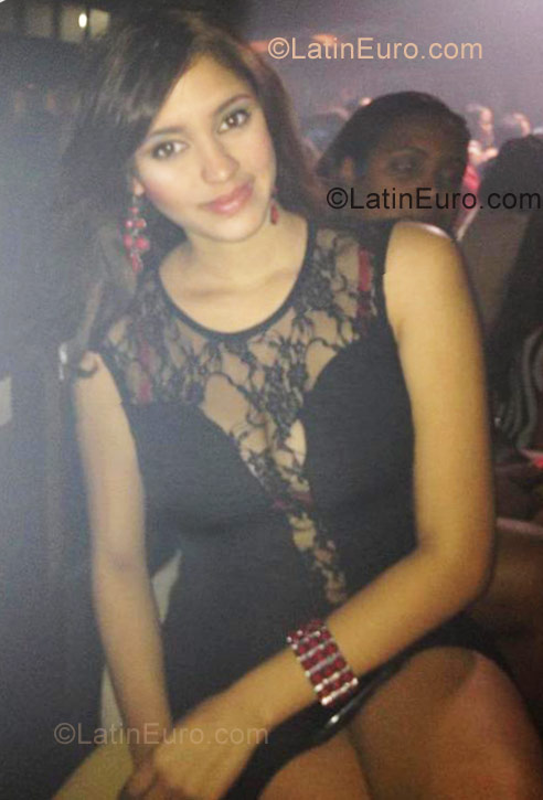 Date this sensual Dominican Republic girl Ambar from Santiago DO10541
