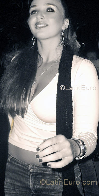 Date this good-looking Brazil girl Camila from Sao Paulo BR6419