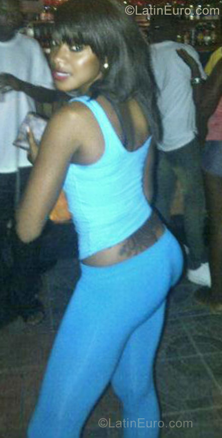 Date this attractive Jamaica girl Shanta from Kingston JM450