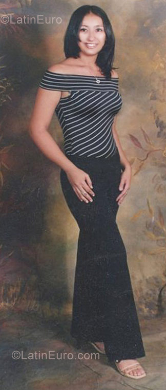 Date this happy Colombia girl Luisita from Bogota CO9563