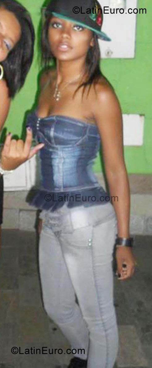 Date this hard body Brazil girl Mykaellen from Belo Hotizonte BR6439