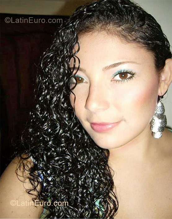 Date this gorgeous Colombia girl Rocio from Cali CO9581
