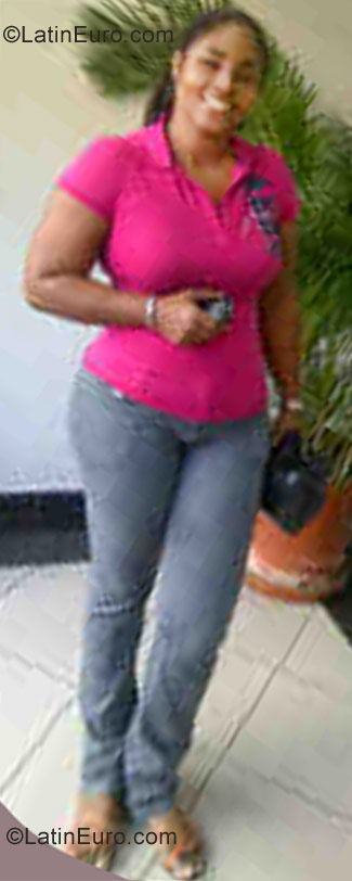 Date this good-looking Dominican Republic girl Yovanka from San Cristobal DO10563
