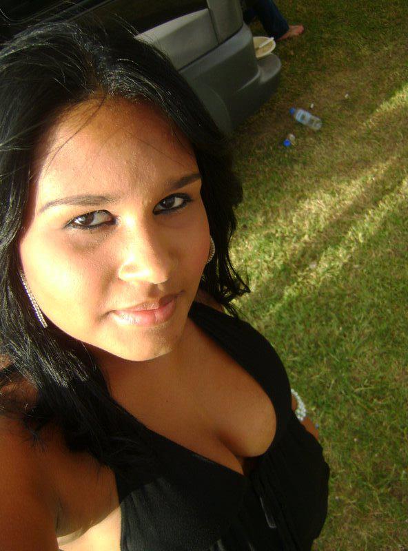 Date this voluptuous Brazil girl Rafaella from Cuiaba BR6518