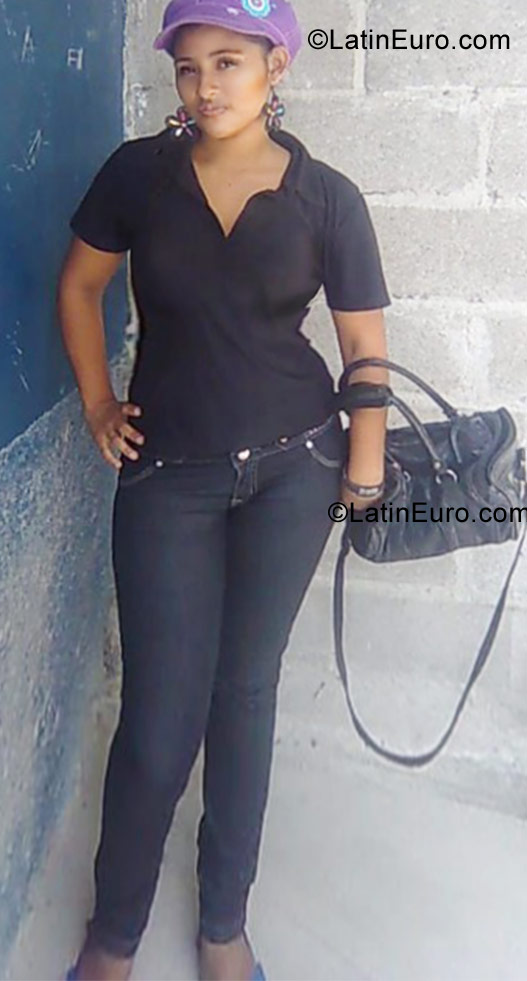 Date this young Honduras girl Katerin from San Pedro Sula HN622