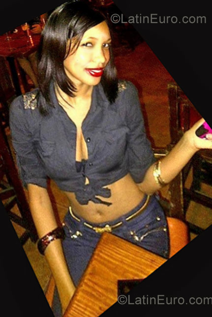 Date this fun Dominican Republic girl Flakita from Santo Domingo DO10624
