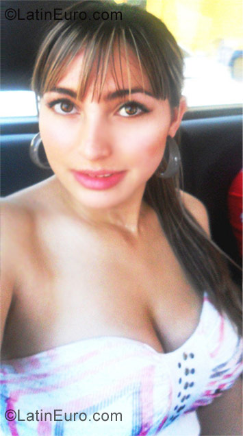 Date this sultry Colombia girl Camila from Bogota CO9675