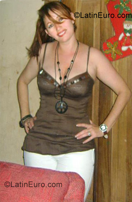 Date this passionate Honduras girl Ojos from Puerto Cortes HN661