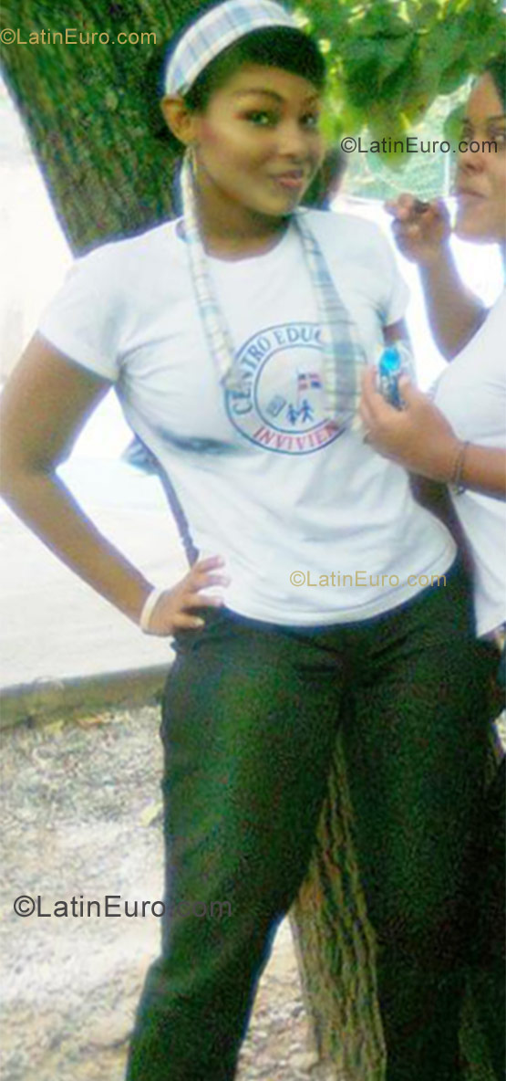 Date this lovely Dominican Republic girl Alexandra from Santo Domingo DO10640