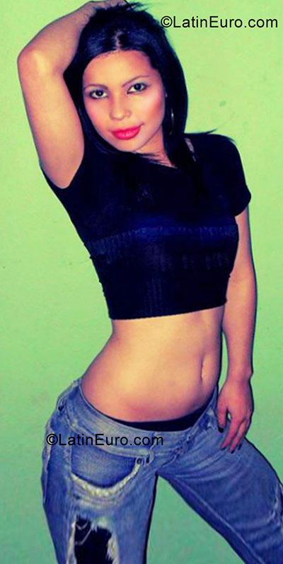 Date this georgeous Colombia girl Leidy from Bogota CO9687
