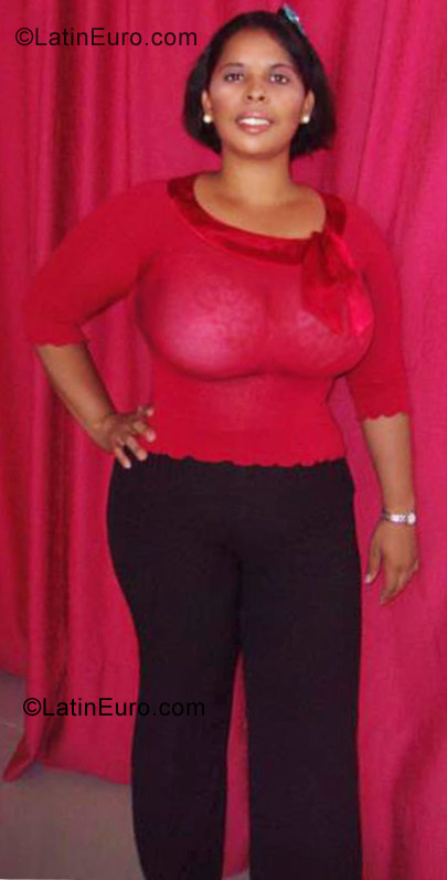 Date this sensual Dominican Republic girl Evelyn from Puerto Plata DO10650