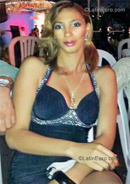 Date this georgeous Dominican Republic girl Katherine from Santo Domingo DO10654