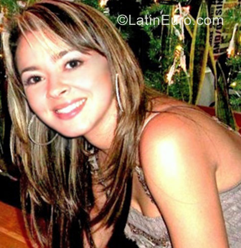 Date this foxy Colombia girl Silvia from Bogota CO9708