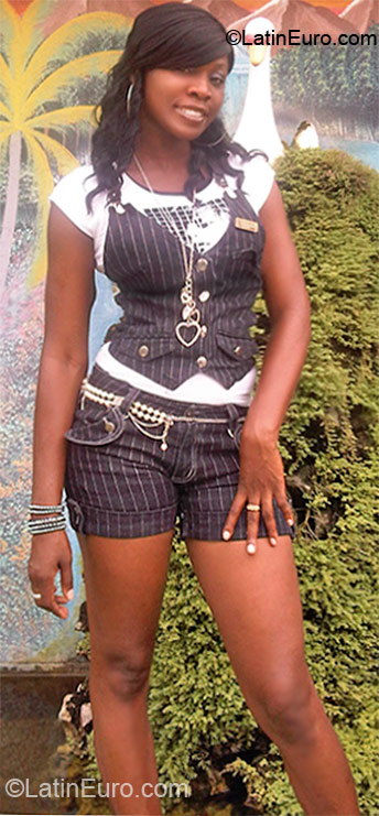Date this hot Jamaica girl Deli from Montego Bay JM490