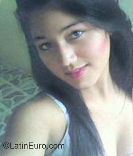Date this foxy Colombia girl Katerine from Medellin CO9931