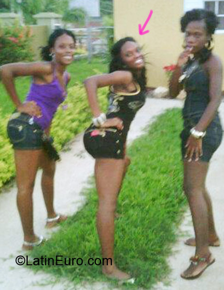 Date this happy Jamaica girl Munchi from Montego Bay JM674