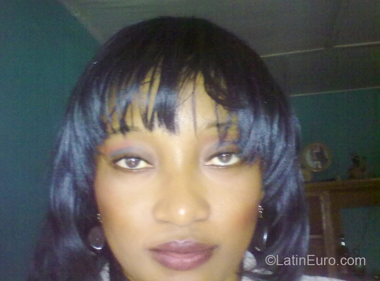 Date this lovely Cameroon girl Sanerges from Yaounde CM128