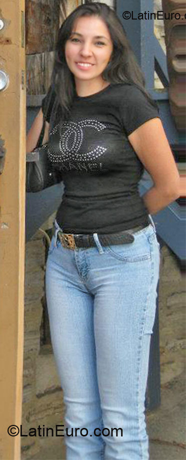 Date this young Mexico girl Laura from Zapopan MX694
