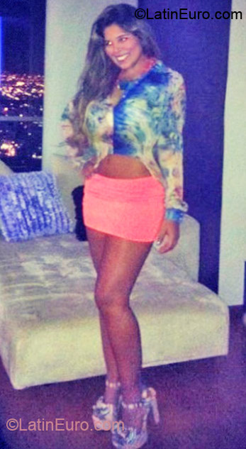Date this young Colombia girl Carolina from Barranquilla CO10145