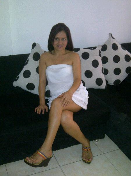Date this attractive Colombia girl Orquidea75 from Cali CO10165
