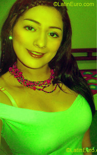 Date this foxy Colombia girl Eliana from Medellin CO10177