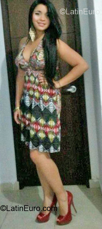 Date this good-looking Colombia girl Jessica from Barranquilla CO10201